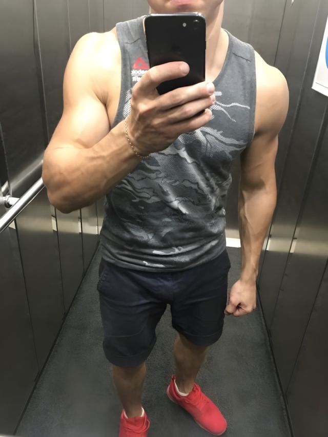 Мужчина Макс Центральный