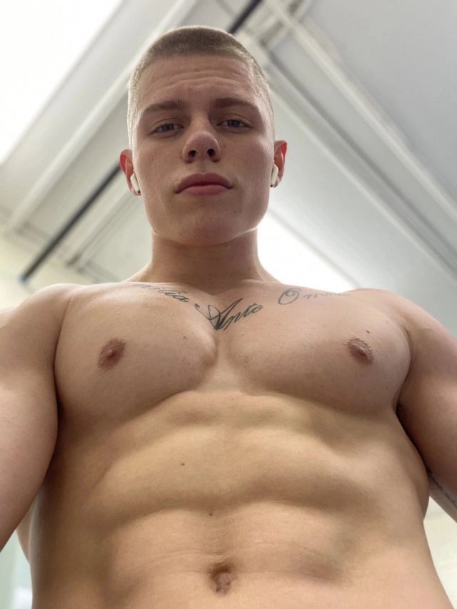 Мужчина Артём МКР Олимпийский Фотография 